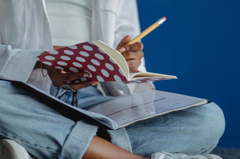 10 Tips to Make Your Scholarship Applications Stand Out